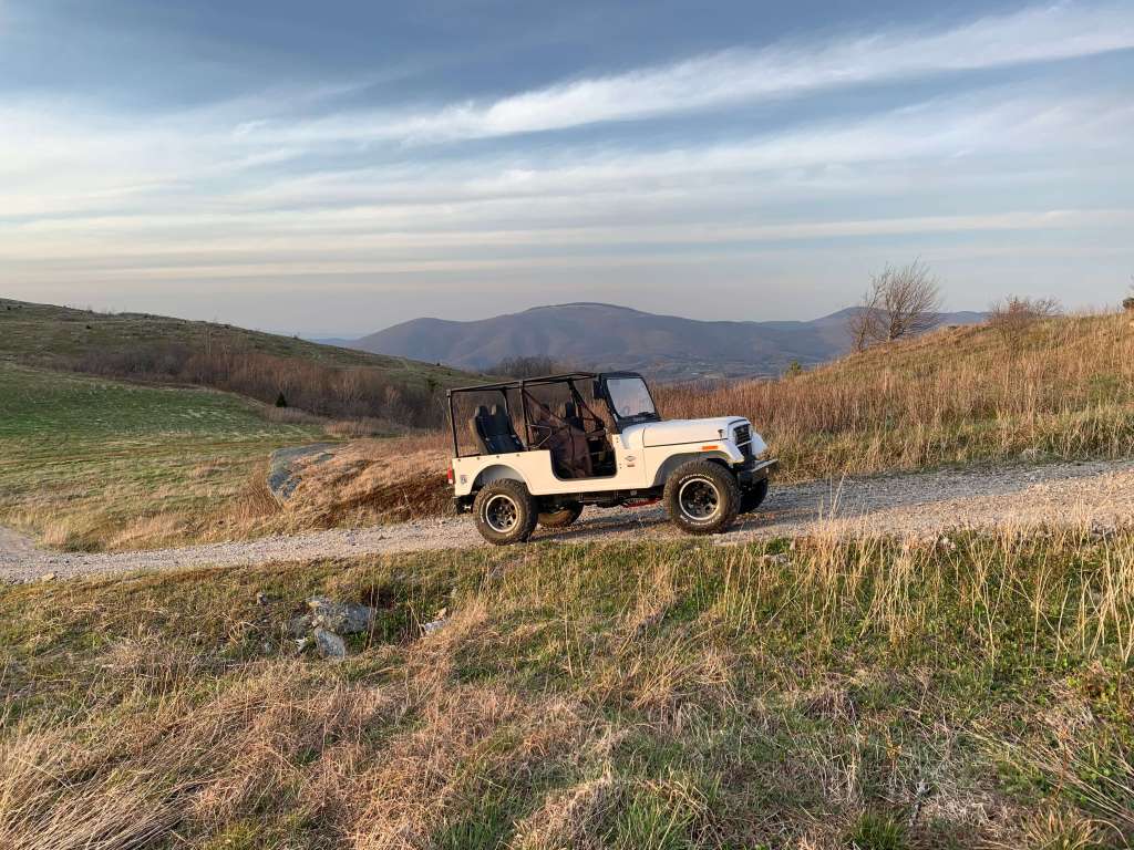 Unseen Pass Mahindra Roxor on Peak Route